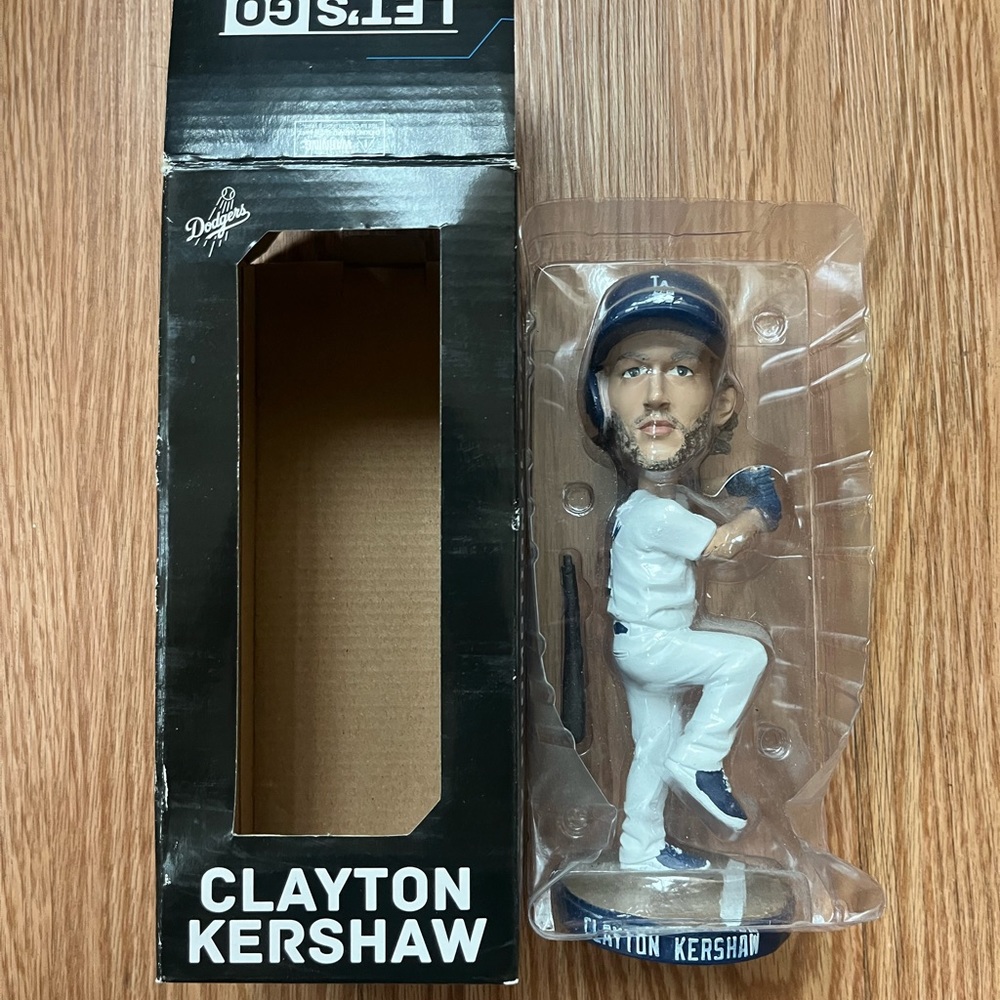 Bobble head - Picture 4 of 14